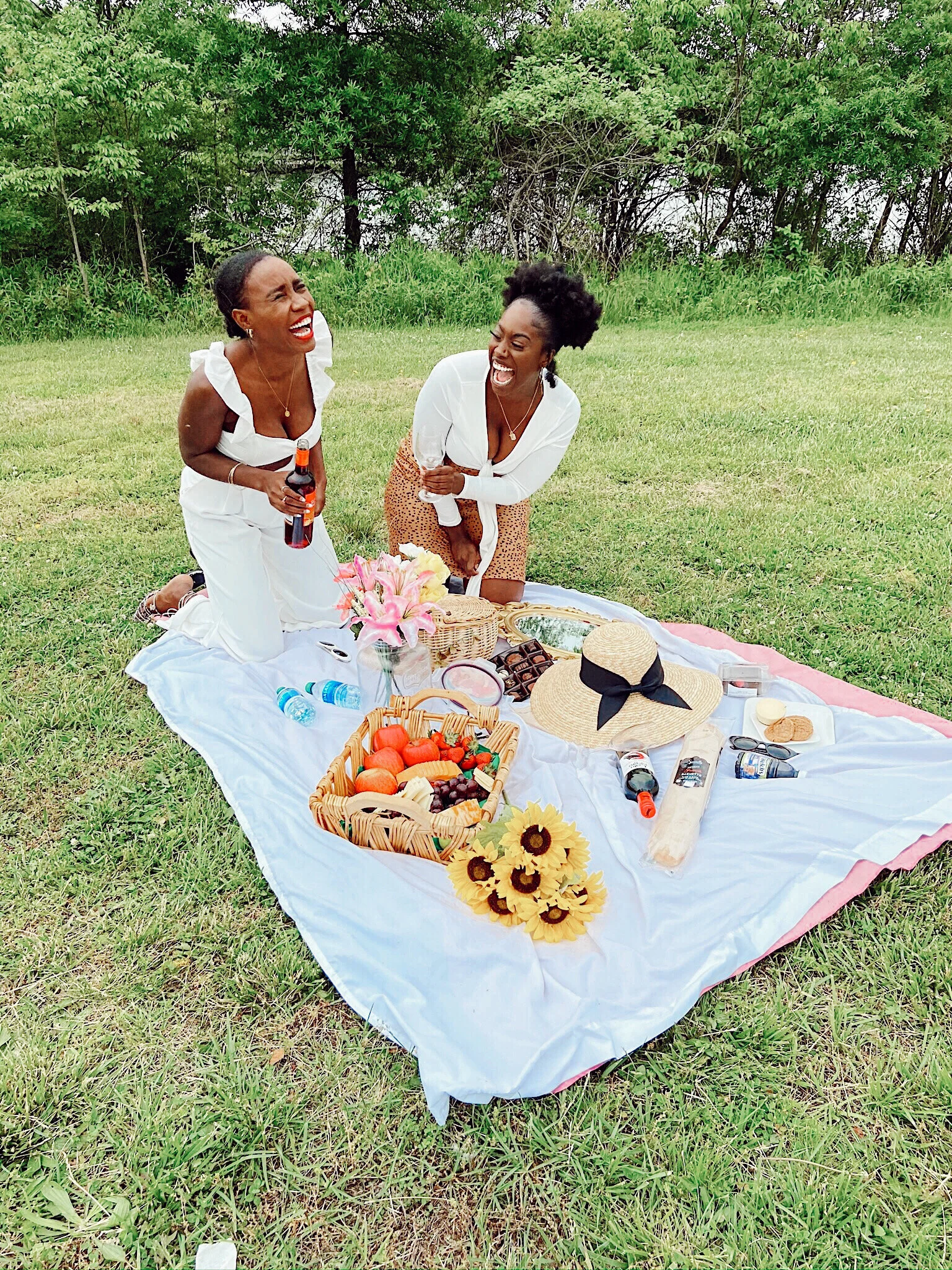 5 ESSENTIALS TO PLAN THE PERFECT SUMMER PICNIC. — Journeyswithkris